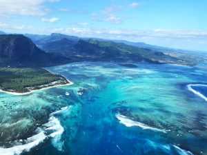 海底瀑布