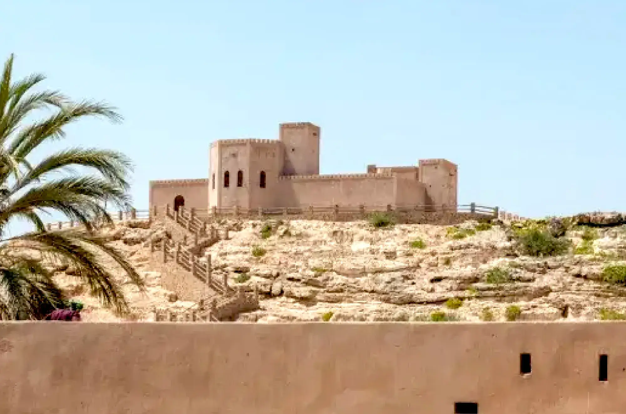 克拉拉阿曼王國旅遊行程,帶您探索塔克哈城堡