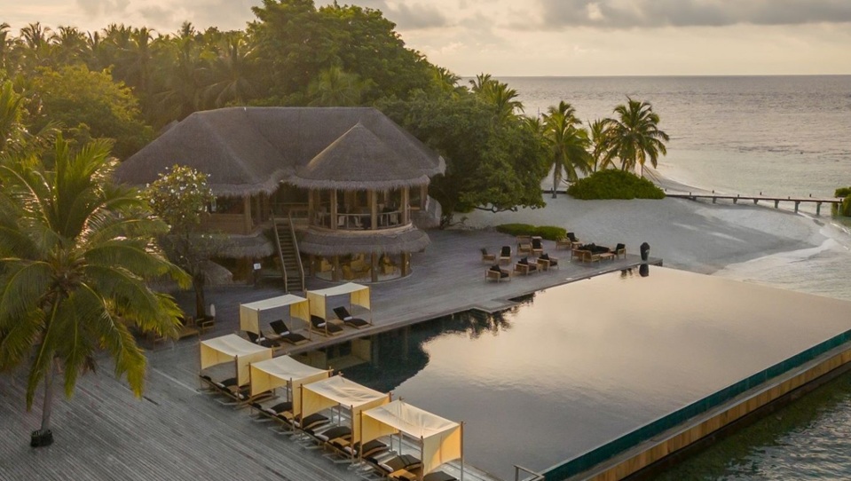 Coco Bodu Hithi-Latitude-Clara Travel