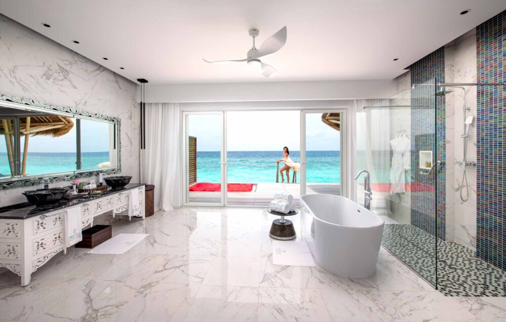 emerald maldives 水上別墅浴室
