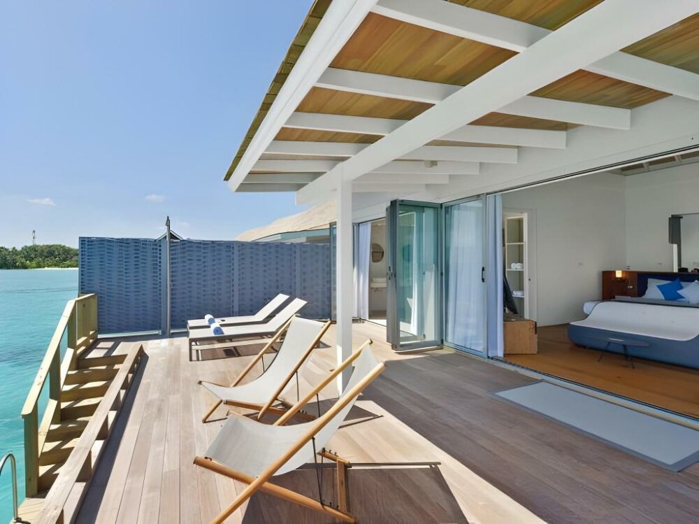 Deluxe-water-villa
