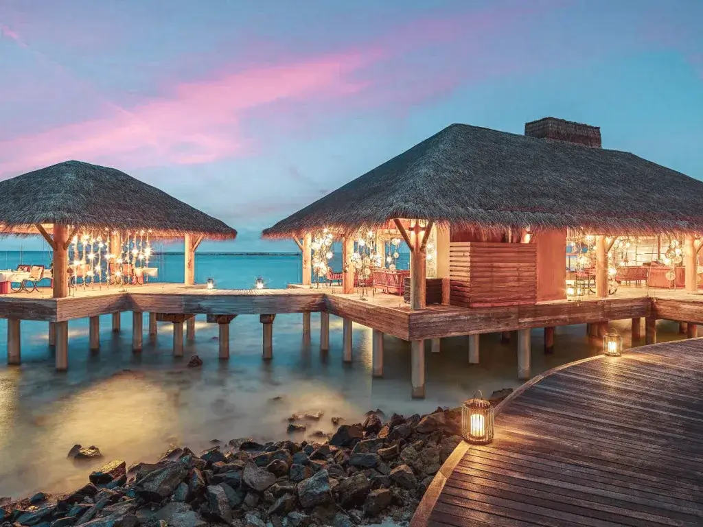 Azure-Restaurant_Fairmont-Maldives