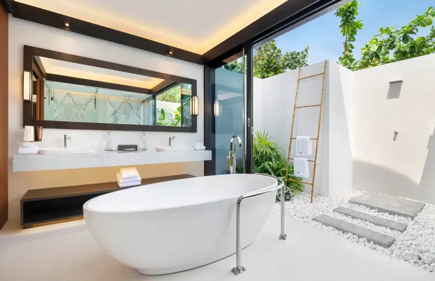 Westin Maldives - Deluxe Beach Villa Pool Bathroom