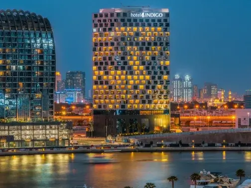 Hotel-Indigo-Dubai-blue-hour