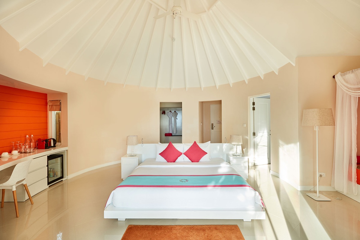 vilu reef grand beach pool villa