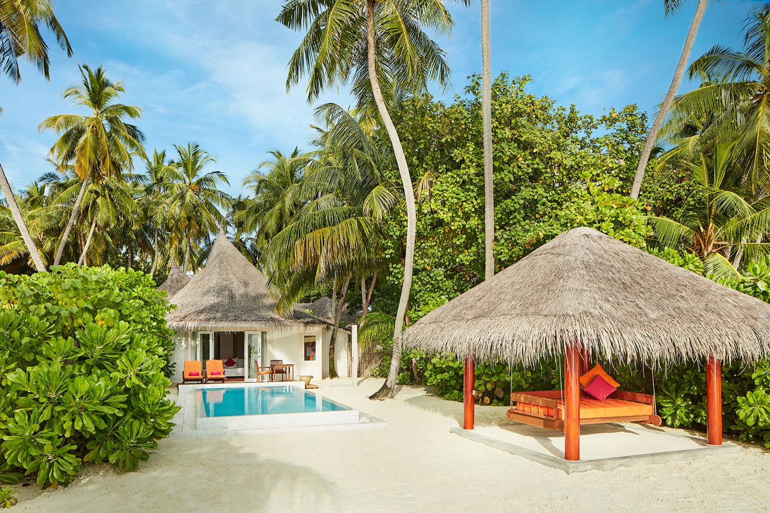 vilu reef grand beach villa with pool